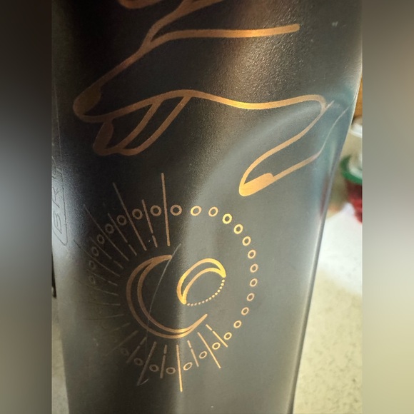 Brumate Hillary Duff Midnight Meditation multishaker - Picture 8 of 8